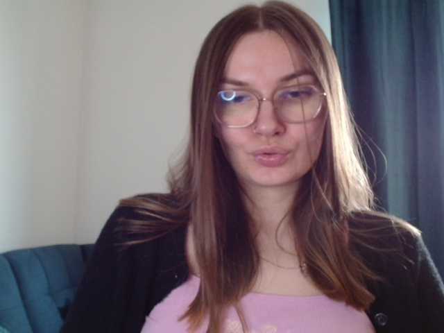 Ellyxcute live cam on BongaCams