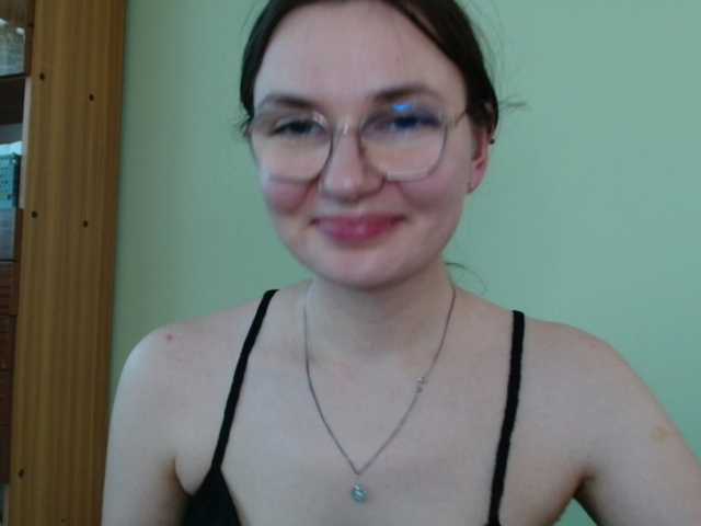 Ellyxcute live cam on BongaCams