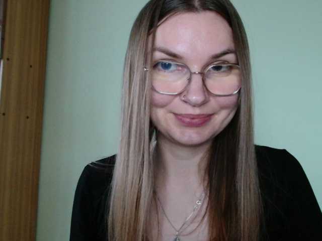 Ellyxcute live cam on BongaCams