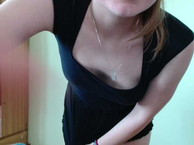 Ellyxcute live cam on BongaCams
