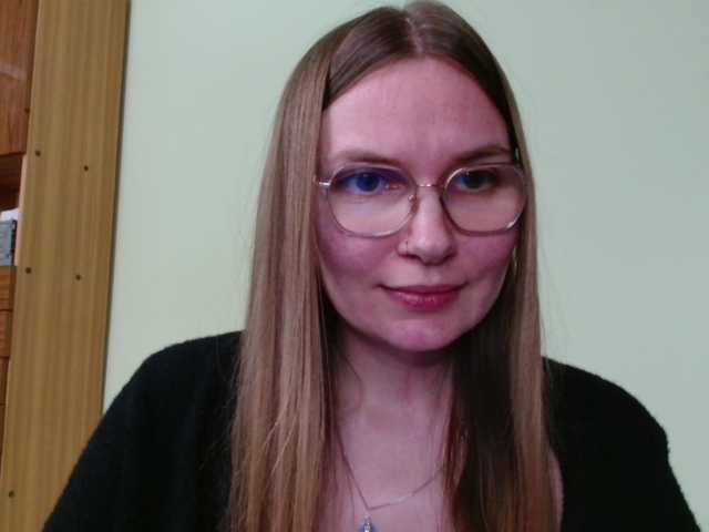 Ellyxcute live cam on BongaCams