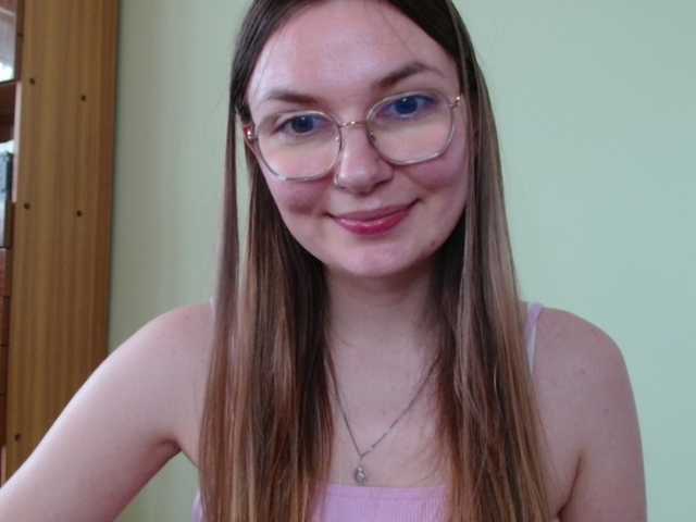 Ellyxcute live cam on BongaCams