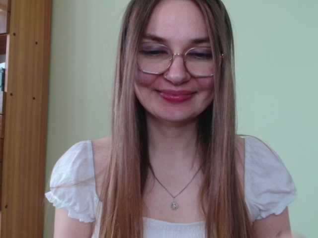 Ellyxcute live cam on BongaCams