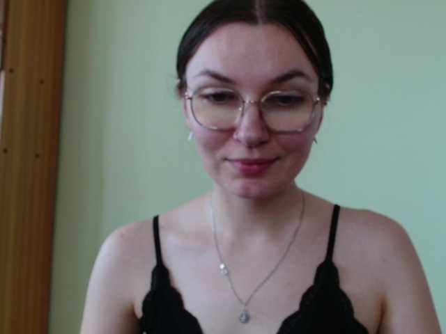 Ellyxcute live cam on BongaCams