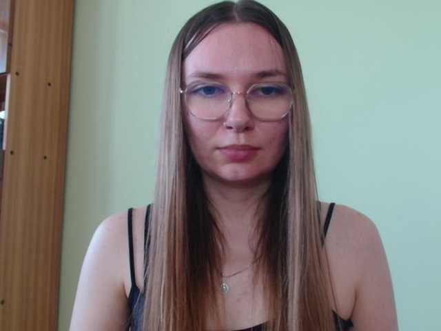 Ellyxcute live on BongaCams