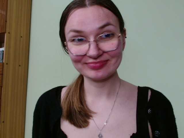Ellyxcute live cam on BongaCams