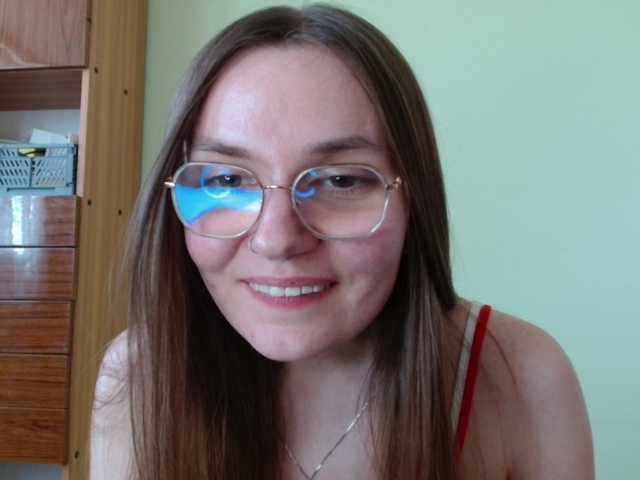 Ellyxcute's BongaCams show and profile