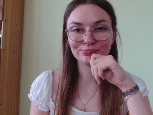 Ellyxcute live cam on BongaCams