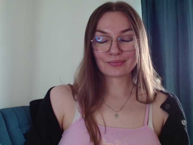 Ellyxcute live cam on BongaCams