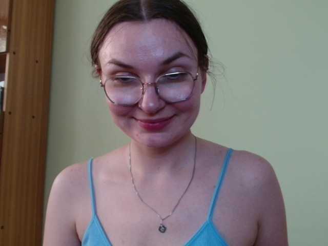 Ellyxcute live cam on BongaCams