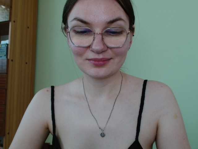 Ellyxcute live cam on BongaCams