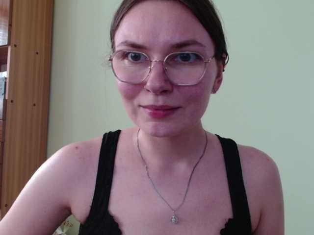 Ellyxcute live cam on BongaCams