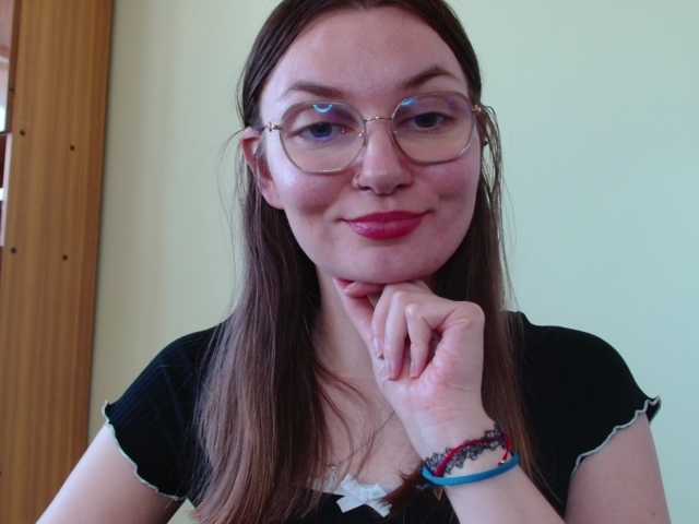Ellyxcute live cam on BongaCams