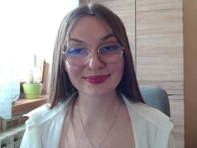 Ellyxcute live cam on BongaCams