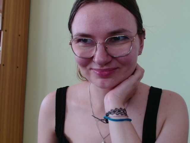 Ellyxcute live cam on BongaCams