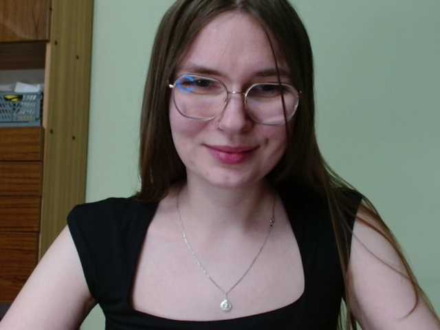 Ellyxcute's BongaCams show and profile