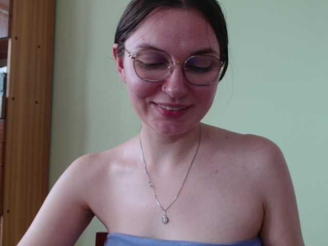 Ellyxcute live cam on BongaCams