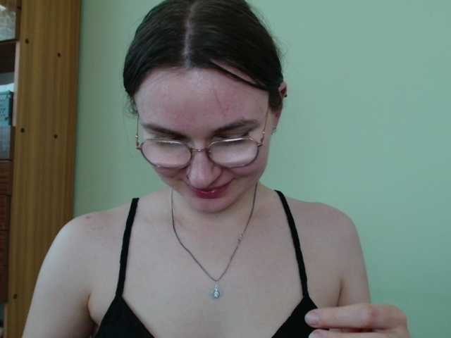 Ellyxcute live cam on BongaCams