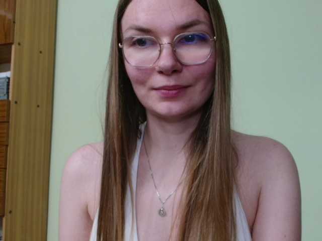 Ellyxcute live cam on BongaCams