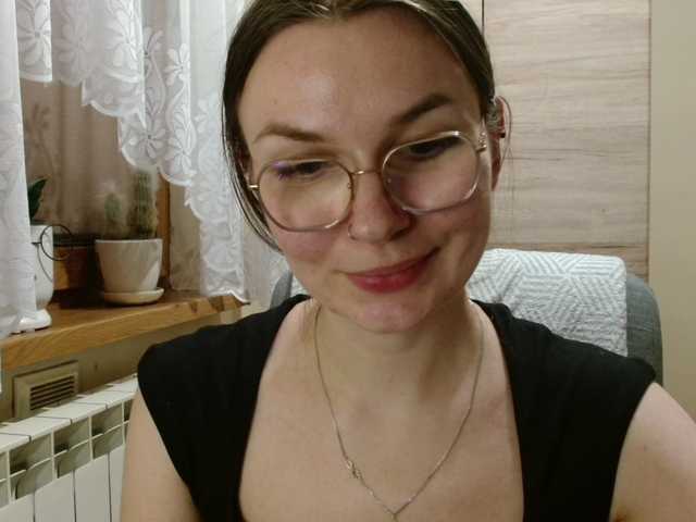Ellyxcute live cam on BongaCams