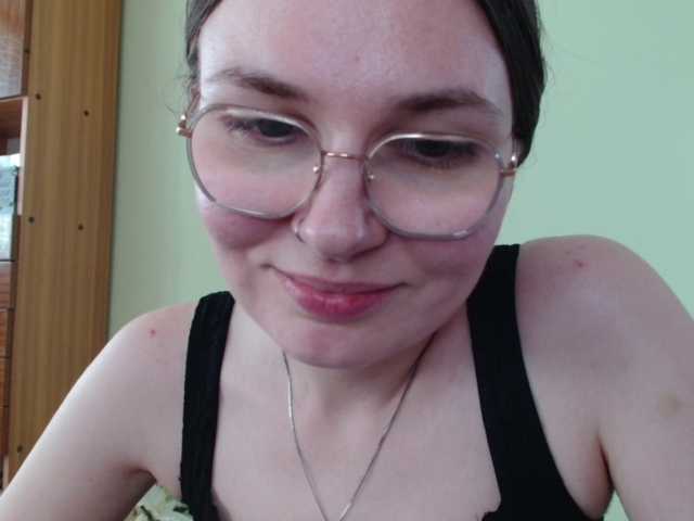 Ellyxcute live cam on BongaCams