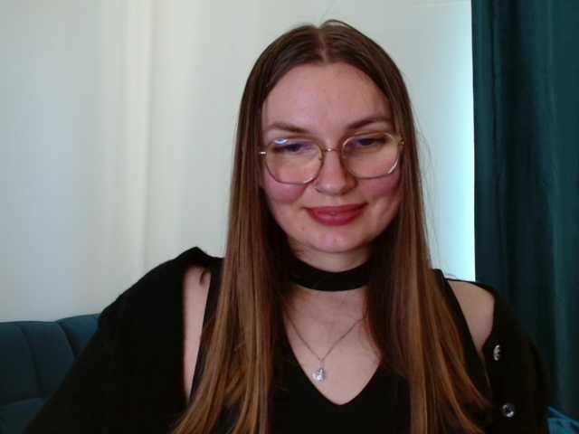 Ellyxcute live cam on BongaCams