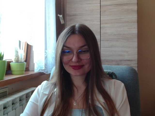 Ellyxcute live cam on BongaCams