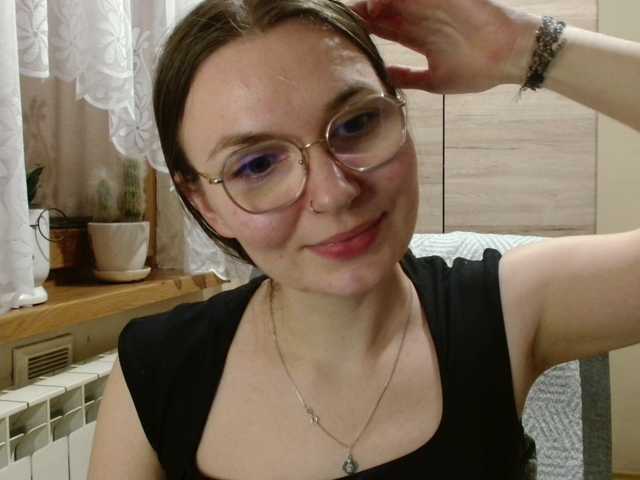 Ellyxcute live cam on BongaCams
