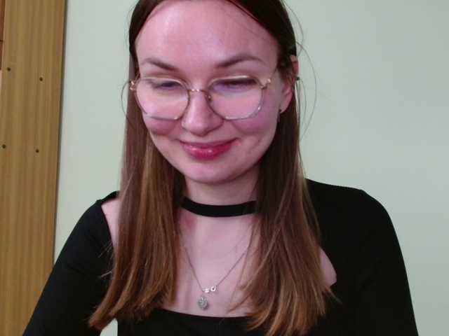 Ellyxcute live cam on BongaCams