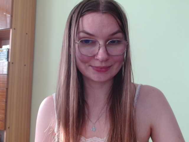 Ellyxcute live cam on BongaCams
