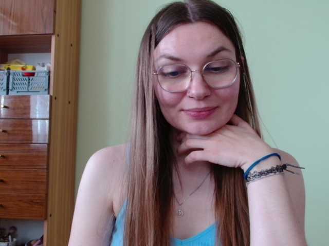 Ellyxcute live cam on BongaCams