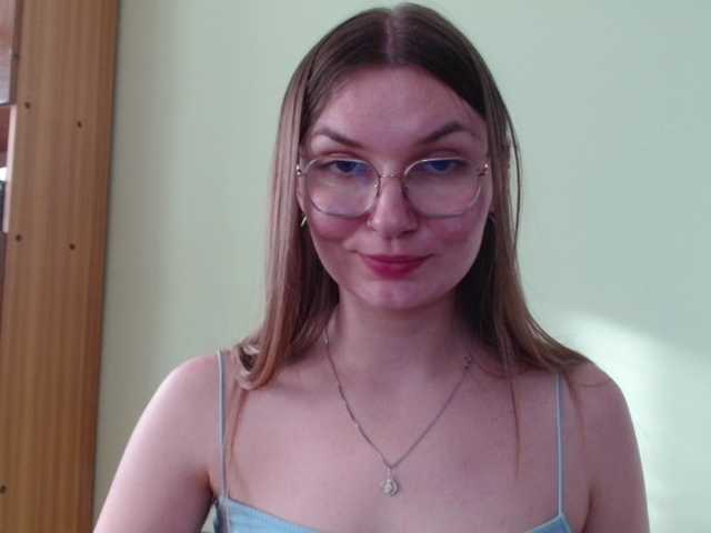 Ellyxcute live cam on BongaCams