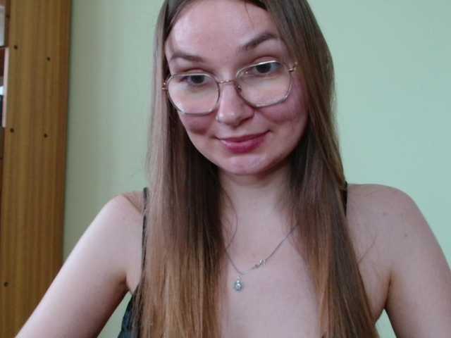 Ellyxcute live cam on BongaCams