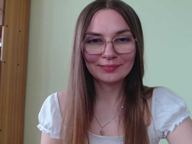 le modèle Ellyxcute est en webcam porno dans un show sur le site bongacams, il possède les tags suivants: White/Caucasian,Brunette,Shaved