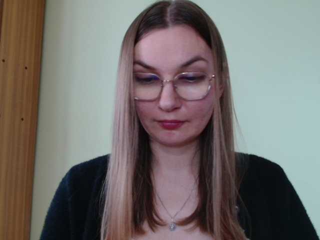 Ellyxcute live cam on BongaCams