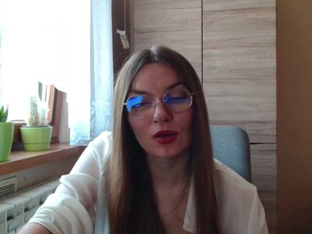 Ellyxcute live cam on BongaCams