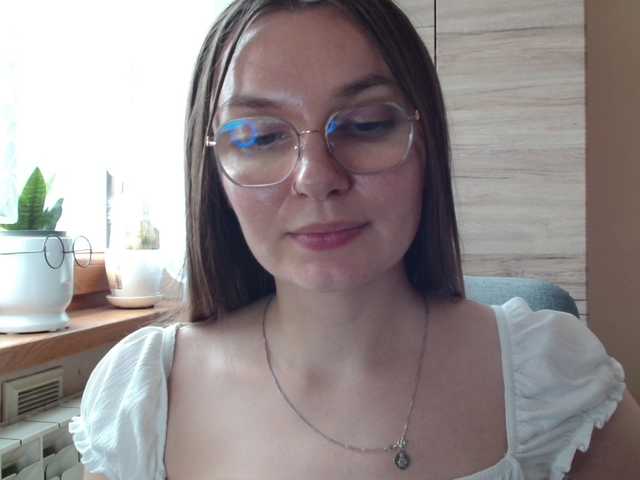 Ellyxcute live cam on BongaCams