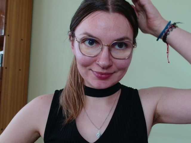 Ellyxcute live cam on BongaCams