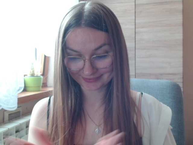 Ellyxcute live cam on BongaCams