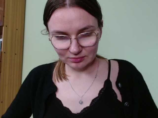 Ellyxcute live cam on BongaCams