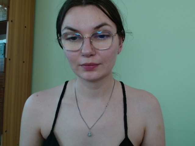 Ellyxcute live cam on BongaCams