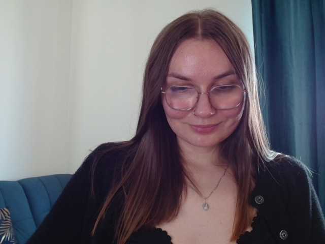 Ellyxcute live cam on BongaCams