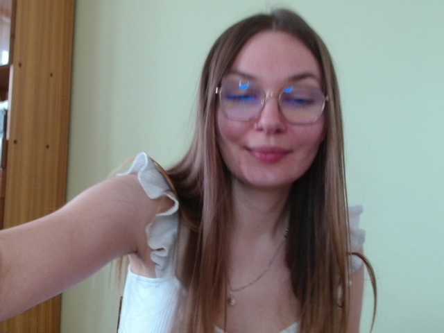 Ellyxcute live cam on BongaCams