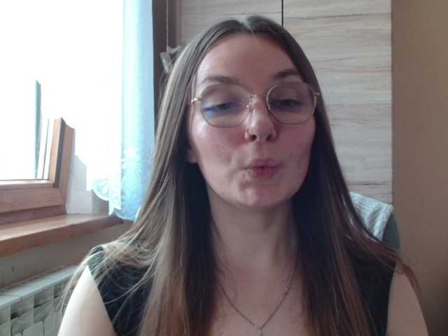 Ellyxcute live cam on BongaCams