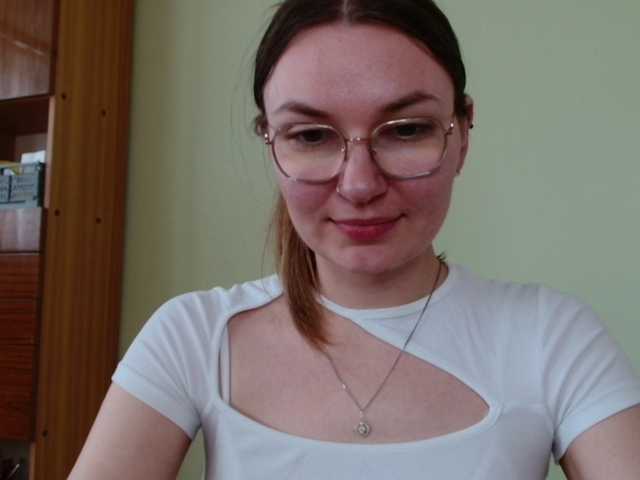 Ellyxcute live cam on BongaCams