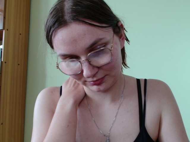 Ellyxcute live cam on BongaCams