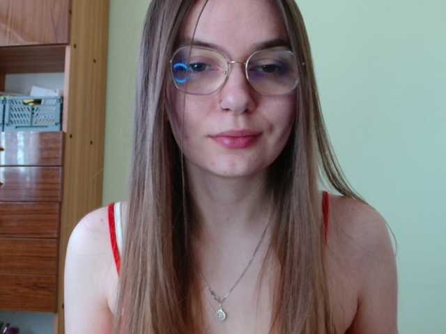 Ellyxcute's BongaCams show and profile