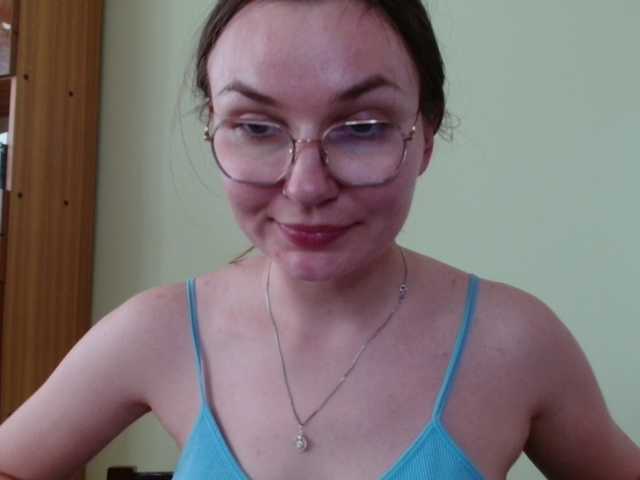 Ellyxcute live cam on BongaCams