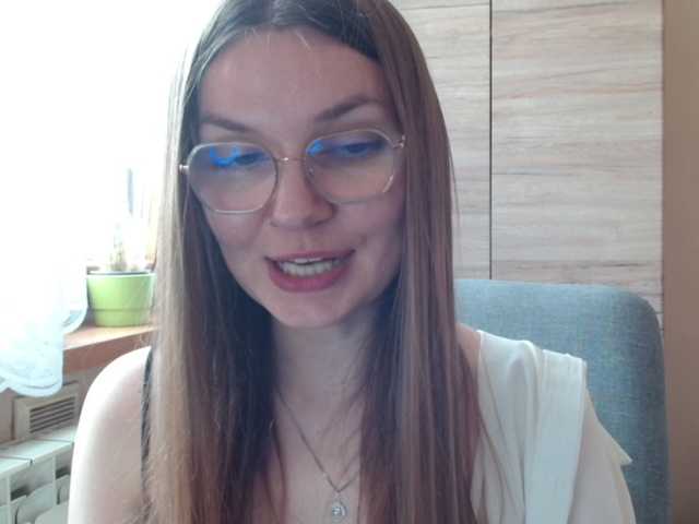 Ellyxcute live cam on BongaCams