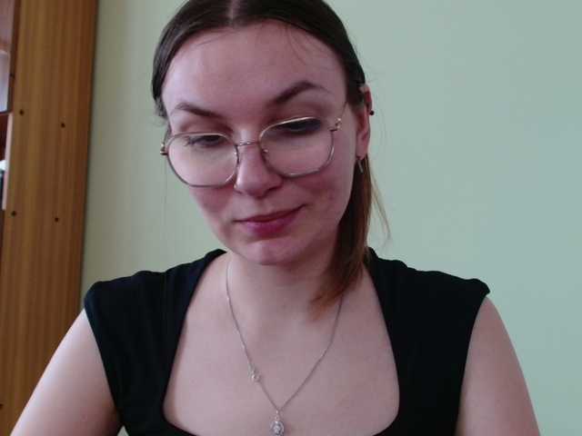 Ellyxcute live cam on BongaCams